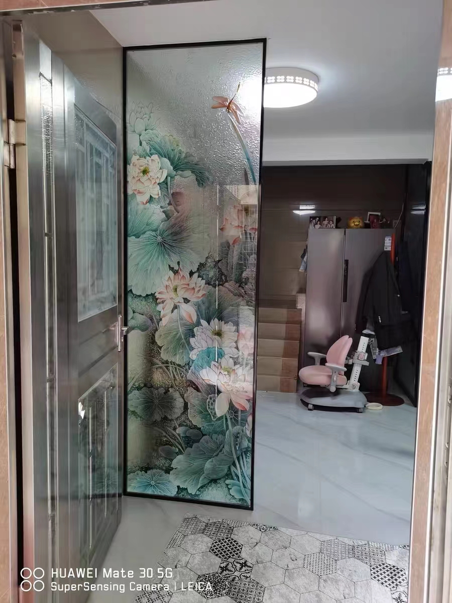 彩雕玻璃:藝術與工藝的絢麗融合